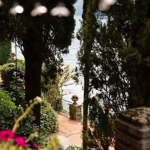 https://fogazzaro-lake-view-apartment.it-lombardy.com