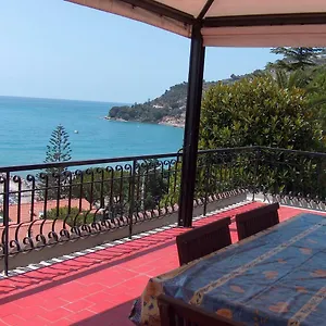 https://la-terrazza-sul-mare-cod-aautim10907.hotelitalianriviera.com